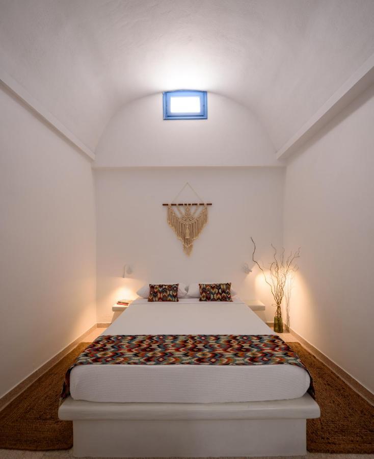 Cal Day Rooms Santorini Perissa  Exterior photo