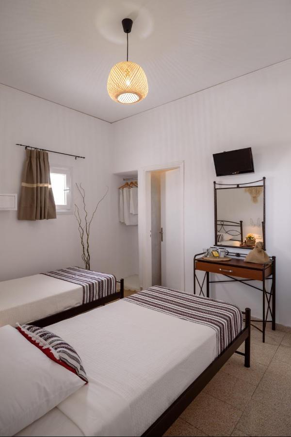 Cal Day Rooms Santorini Perissa  Exterior photo
