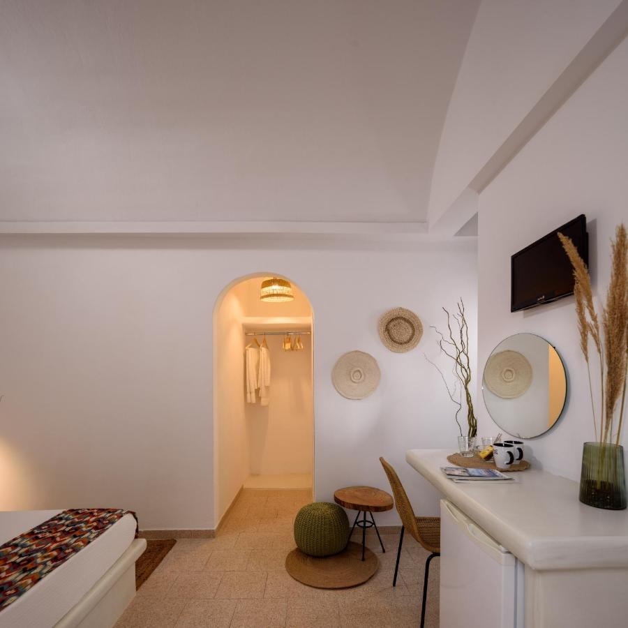 Cal Day Rooms Santorini Perissa  Exterior photo